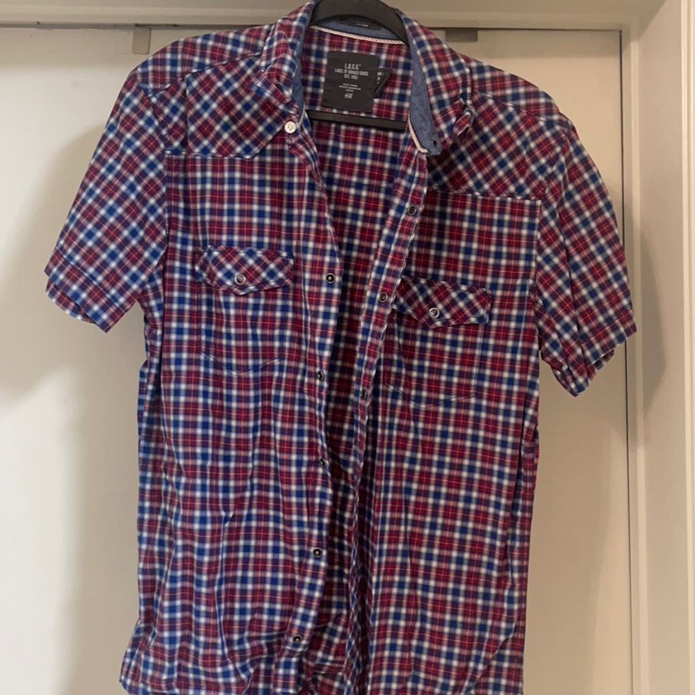 H&M blue and red button up short sleeve size Large
